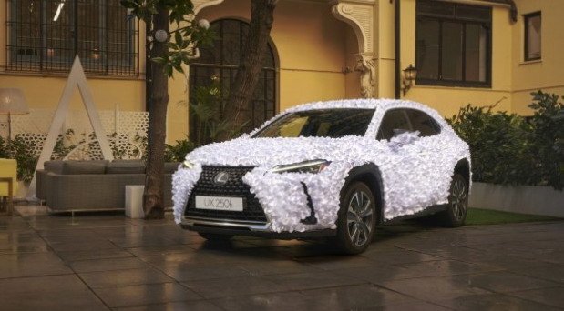 lexus art car.jpg, 58 KB
