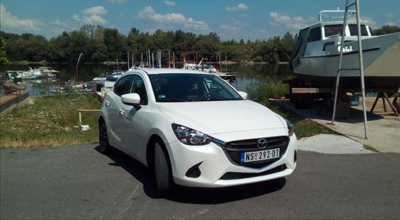 mazda2 vn.jpg, 53 KB