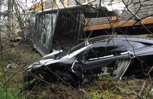 mclaren v 1.jpg, 83 KB