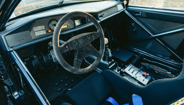 mercedes 190 amg 11.jpg, 74 KB
