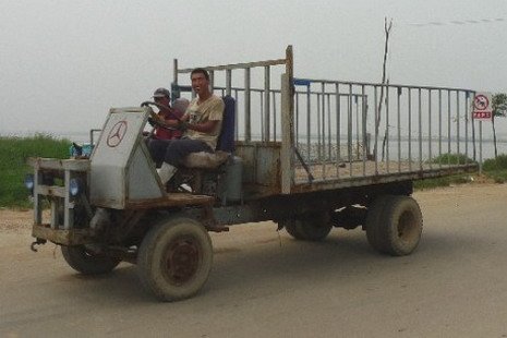 mercedes china 1.jpg, 34 KB