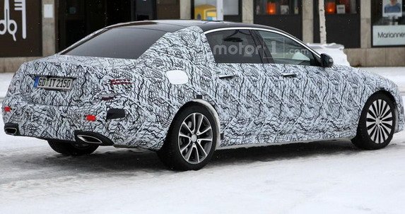 mercedes e maybach.jpg, 70 KB