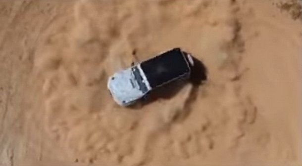 mercedes g tenk.jpg, 26 KB