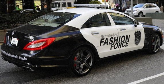 mercedes patrol car 111.jpg, 63 KB