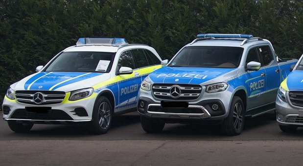 mercedes police 1.jpg, 83 KB