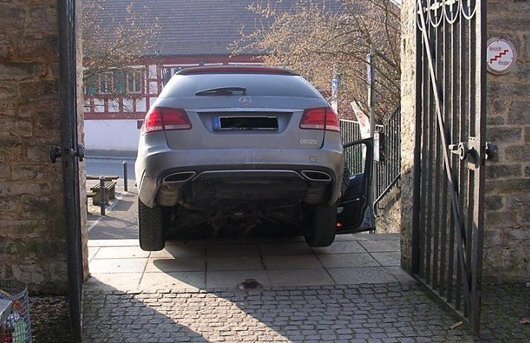 mercedes put 111.jpg, 77 KB