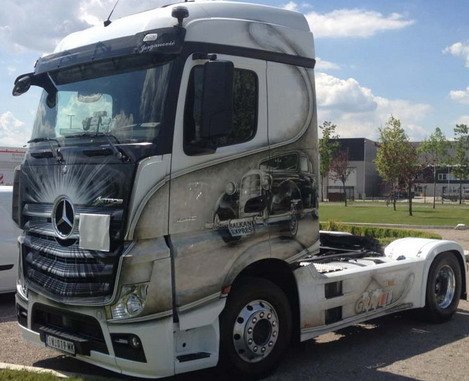 mercedes road 322.jpg, 57 KB