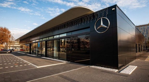 mercedes salon 11.jpg, 65 KB