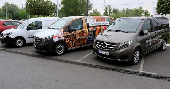 mercedes show 11.jpg, 73 KB