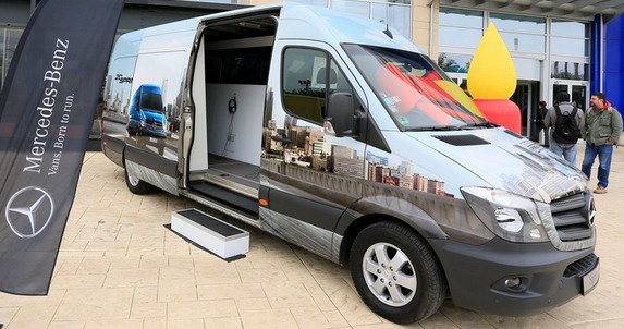 mercedes show 1111.jpg, 75 KB