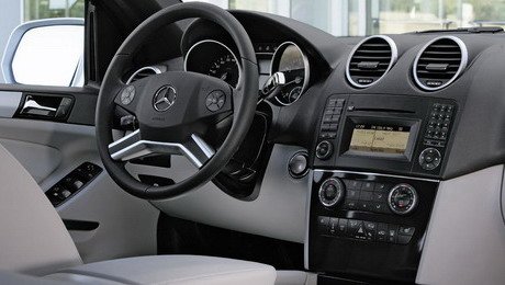 mercedes-M-Class-14.jpg, 37 KB