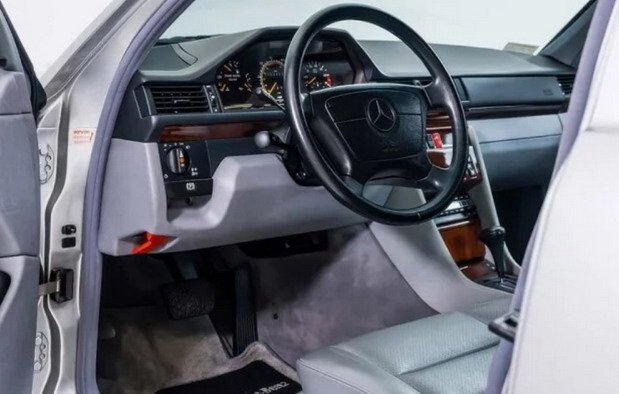 mercedse 500e 111.jpg, 57 KB