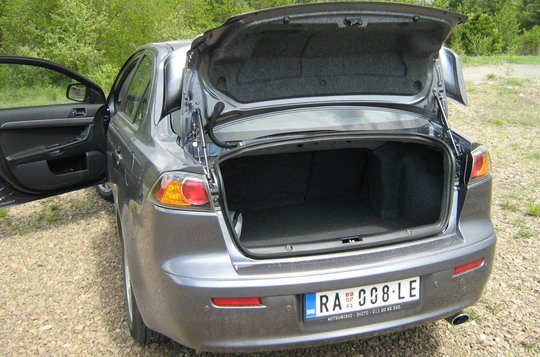 mitsubishi lancer 40.jpg, 90 KB