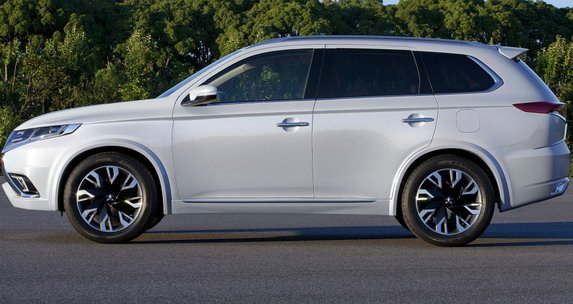 mitsubishi outlander phev 22.jpg, 62 KB