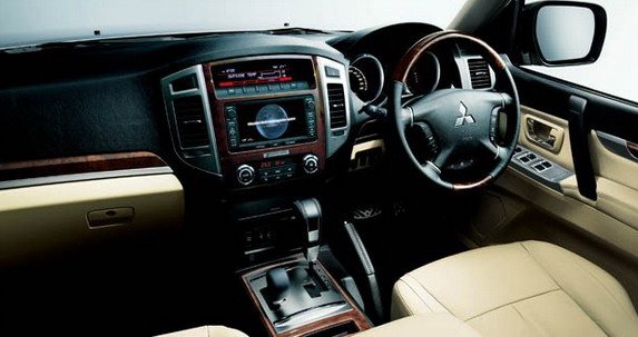 mitsubishi pajero 8777.jpg, 48 KB