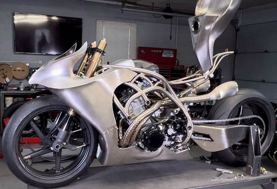 motocikl-od-titanijuma-2.jpg, 83 KB