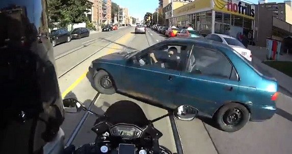 motociklista auto.jpg, 66 KB