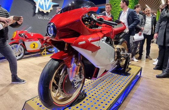 mv-agusta-superveloce-1000-serie-oro 1111.jpg, 89 KB