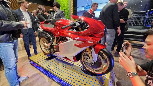 mv-agusta-superveloce-1000.jpg, 112 KB