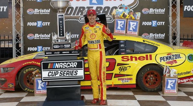 nascar logan.jpg, 95 KB