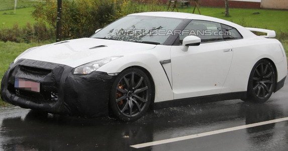 nissan gtr f.jpg, 48 KB