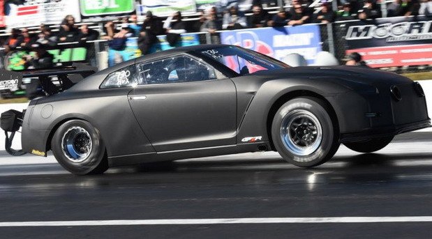 nissan gtr svet.jpg, 66 KB