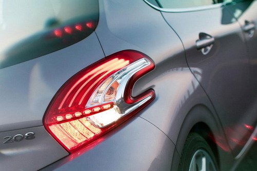peugeot 208 3011.jpg, 43 KB