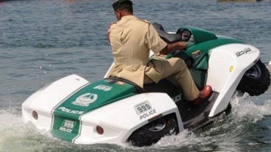 policija-u-dubaiju-juri-i-pirate.jpg, 48 KB