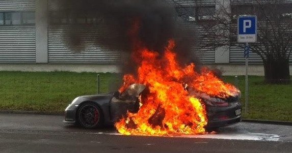 porsche 911 gt3 fire.jpg, 53 KB