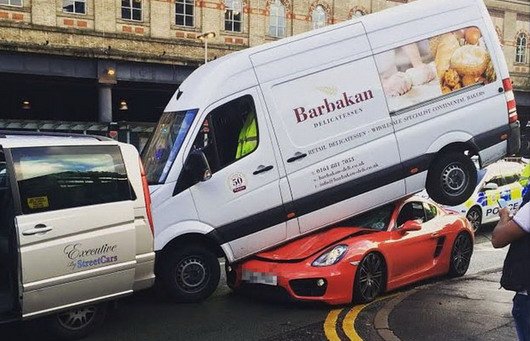 porsche mercedes 1.jpg, 81 KB