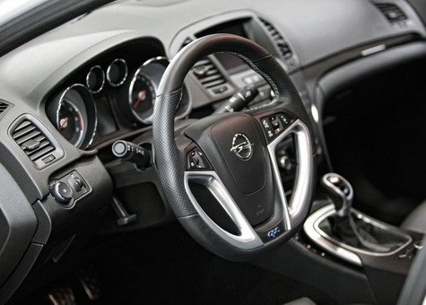 romeo ferraris insignia 11.jpg, 55 KB