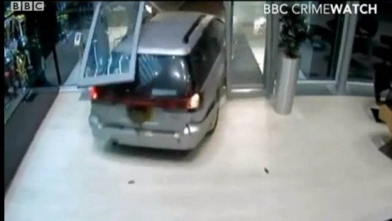 snimak-kradje-red-bul-trofeja.jpg, 34 KB