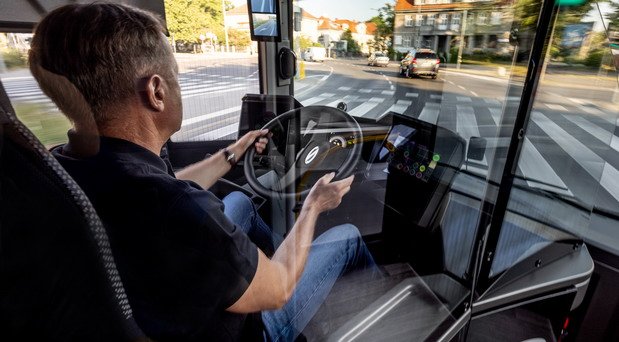 solaris_urbino_9_le_electric_9.jpg, 79 KB