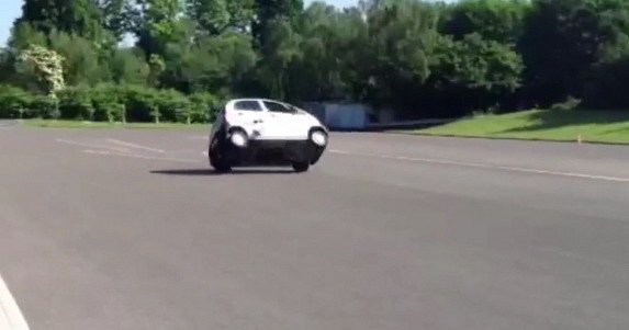 tata nano crash.jpg, 31 KB