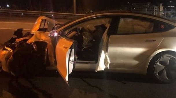 tesla crash 1.jpg, 45 KB