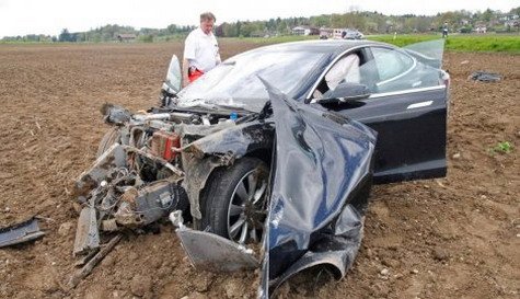 tesla crash 111.jpg, 54 KB