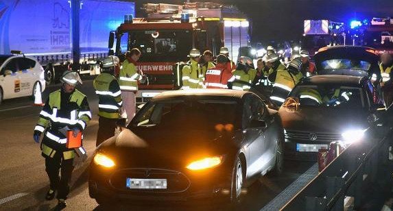 tesla crash 2.jpg, 64 KB