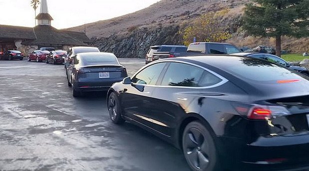 tesla red.jpg, 68 KB