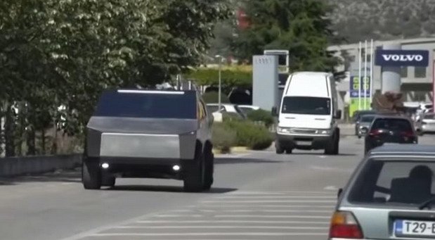 tesla replika.jpg, 50 KB