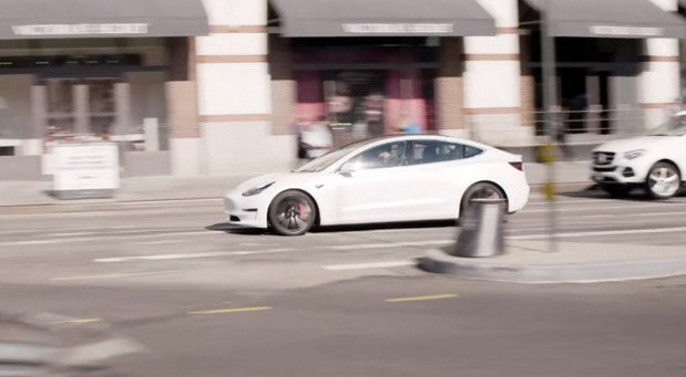 tesla self.jpg, 40 KB