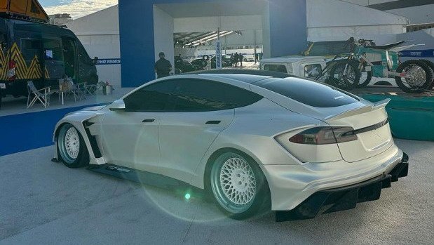 tesla sema 1.jpg, 66 KB