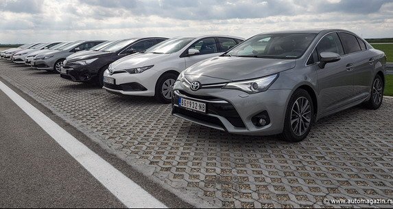 toyota auris avensis.jpg, 71 KB