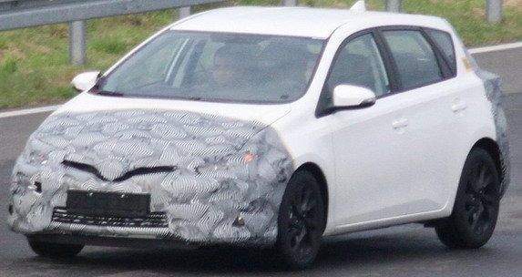 toyota auris f.jpg, 46 KB