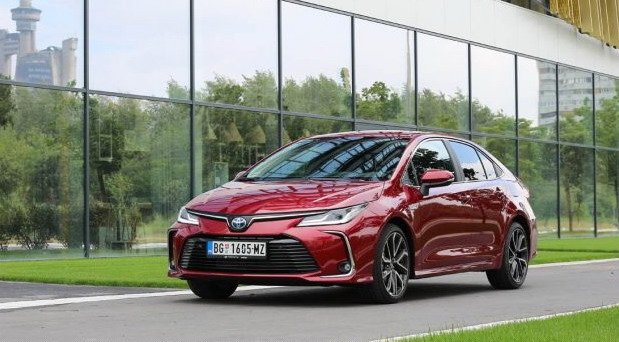 toyota corolla 1.8.jpg, 70 KB