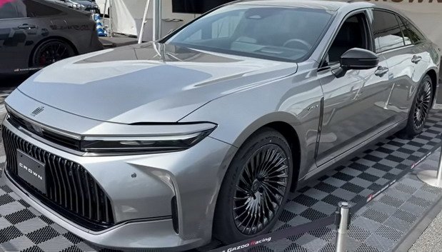 toyota crown fcev.jpg, 70 KB