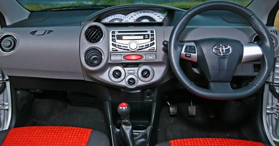 toyota etios liva 2.jpg, 53 KB