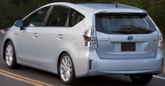toyota prius v 111.jpg, 40 KB