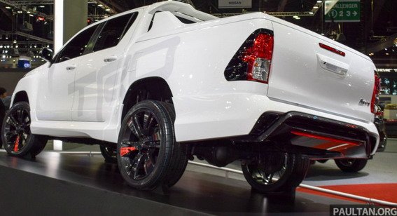 toyota revo 11.jpg, 52 KB