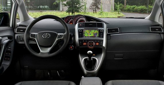 toyota verso 8011.jpg, 49 KB