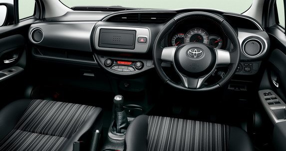 toyota vitz rs 11.jpg, 60 KB